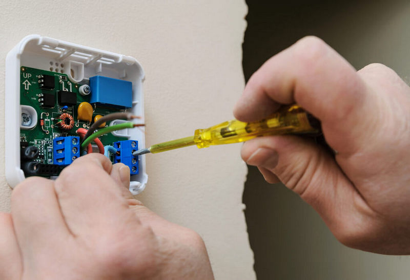 Installing a room thermostat